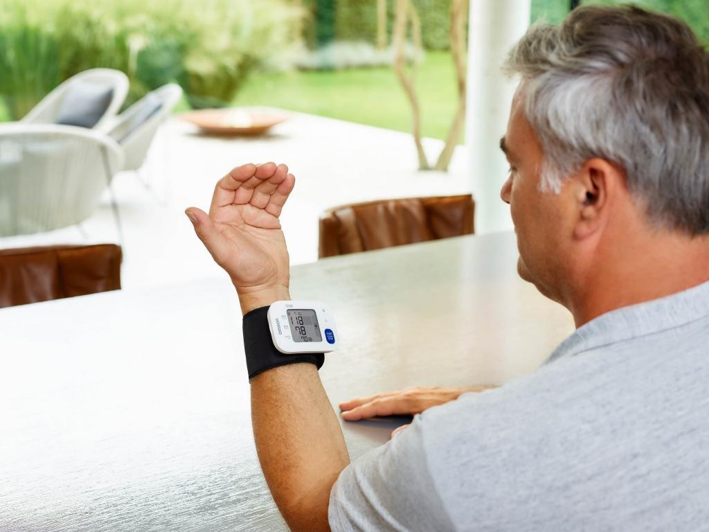 Тонометр для пожилых