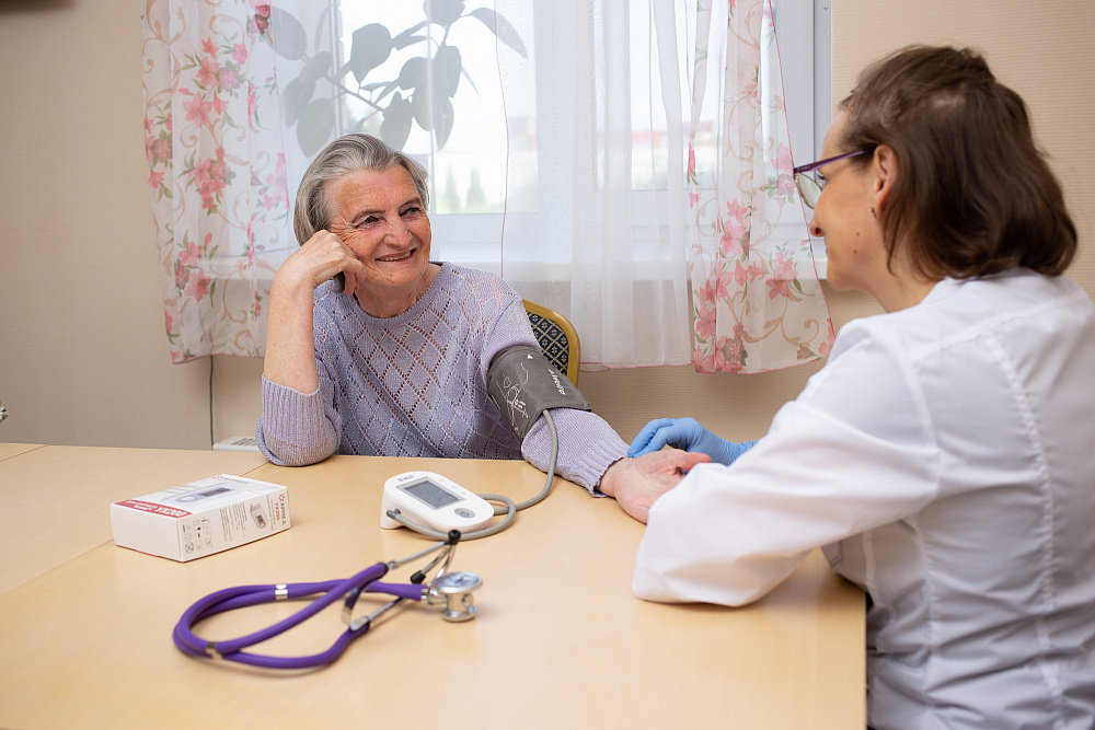 Пансионат для пожилых с ежедневным уходом: комфорт, безопасность и внимание