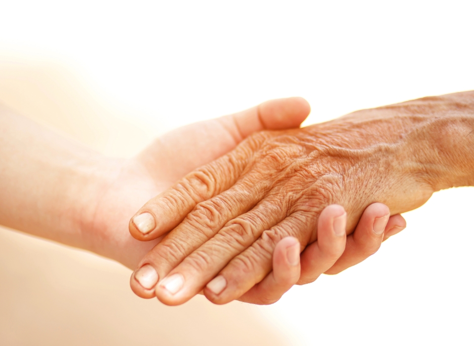 Уход за ногтями в пожилом возрасте