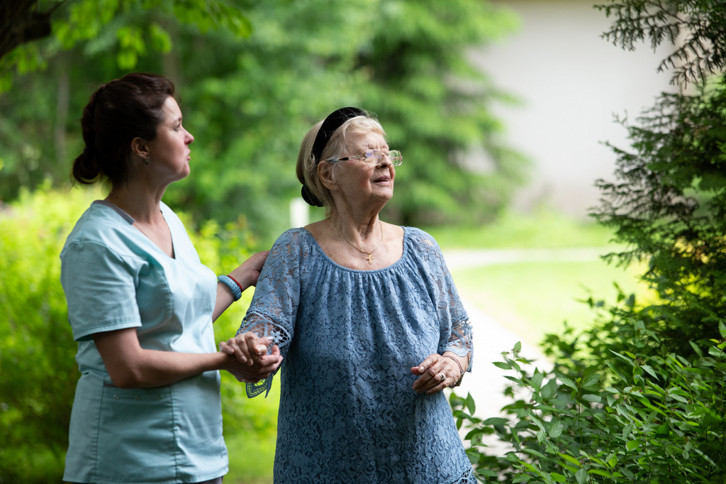 Социальная реабилитация инвалидов и пожилых